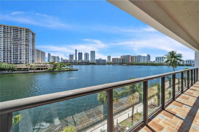 4000 NE 168th St PH1A, North Miami Beach, FL 33160
