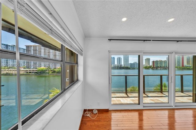 4000 NE 168th St PH1A, North Miami Beach, FL 33160