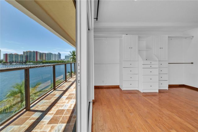 4000 NE 168th St PH1A, North Miami Beach, FL 33160