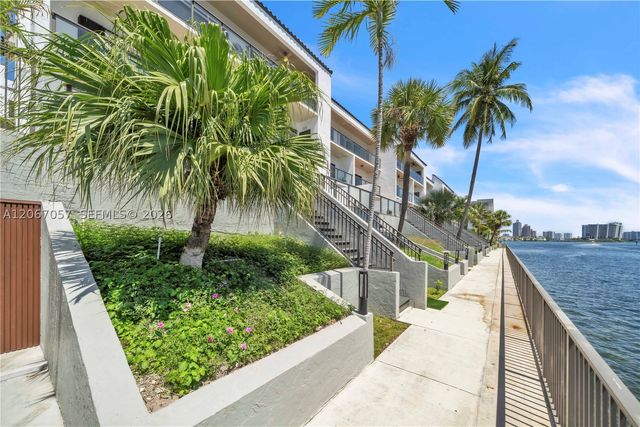 4000 NE 168th St PH1A, North Miami Beach, FL 33160