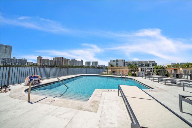 4000 NE 168th St PH1A, North Miami Beach, FL 33160