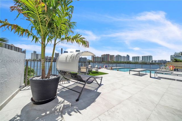 4000 NE 168th St PH1A, North Miami Beach, FL 33160