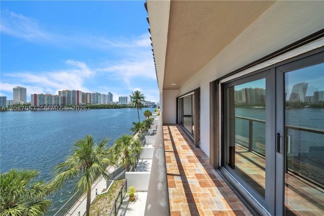 4000 NE 168th St PH1A, North Miami Beach, FL 33160