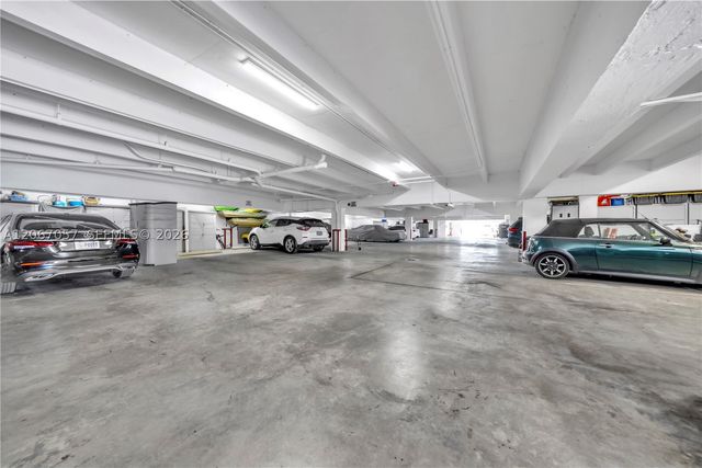 4000 NE 168th St PH1A, North Miami Beach, FL 33160