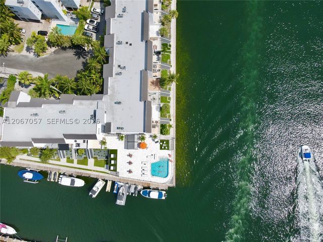 4000 NE 168th St PH1A, North Miami Beach, FL 33160