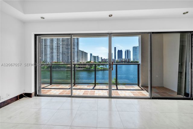 4000 NE 168th St PH1A, North Miami Beach, FL 33160