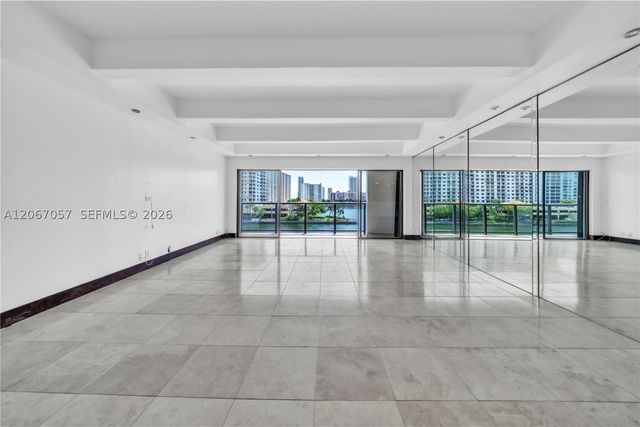 4000 NE 168th St PH1A, North Miami Beach, FL 33160