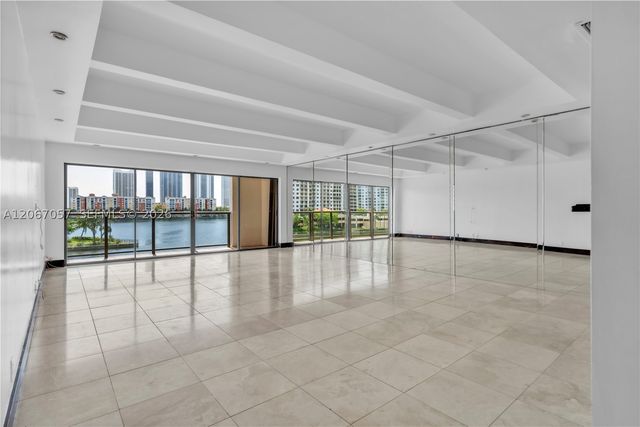 4000 NE 168th St PH1A, North Miami Beach, FL 33160