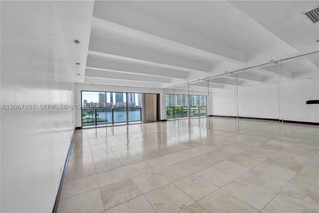 4000 NE 168th St PH1A, North Miami Beach, FL 33160