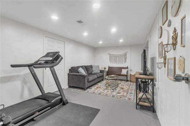 4617 NE 47th Street, Kansas City, MO 64117