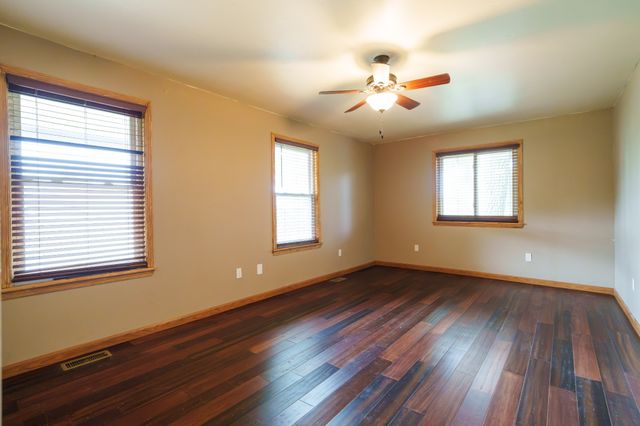 142 Poston Andrews Ln, Cookeville, TN 38506