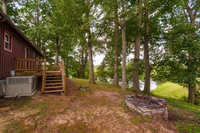 142 Poston Andrews Ln, Cookeville, TN 38506