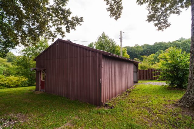 142 Poston Andrews Ln, Cookeville, TN 38506