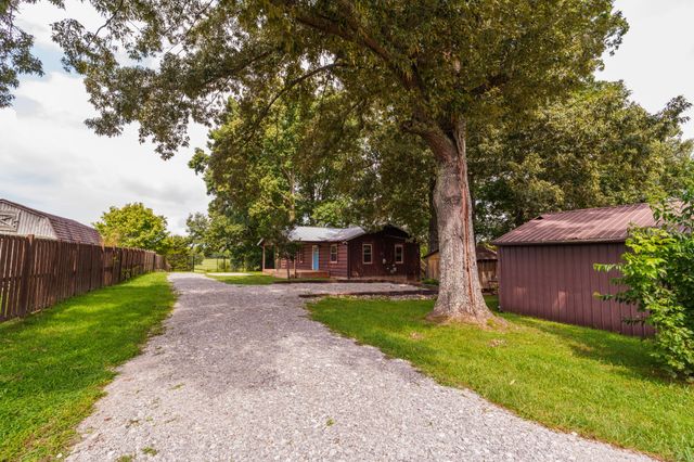 142 Poston Andrews Ln, Cookeville, TN 38506