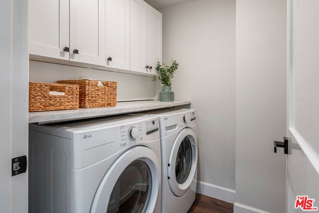 1147 N Beachwood 5, Los Angeles, CA 90038