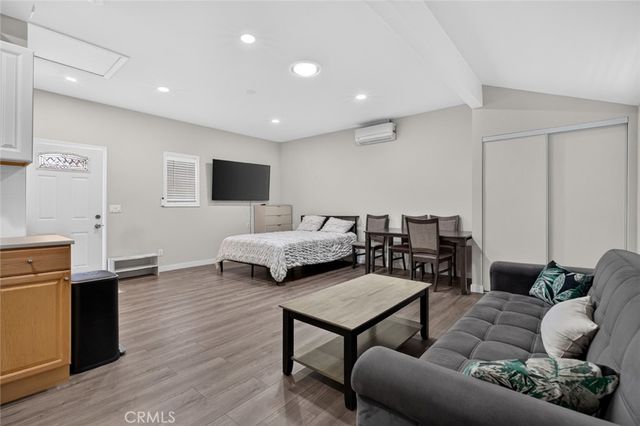 15711 Hiawatha, Granada Hills, CA 91344