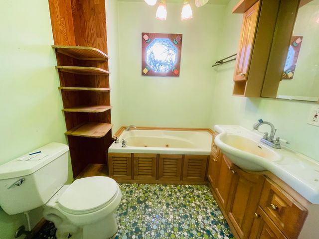 18600 Manitou Road, Cambridge Twp, MI 49220