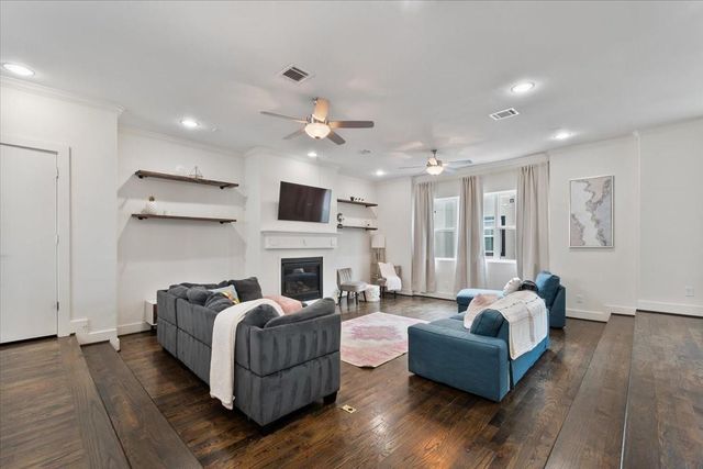 1333 W 22nd Street F, Houston, TX 77008