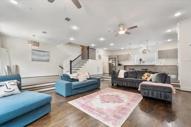 1333 W 22nd Street F, Houston, TX 77008