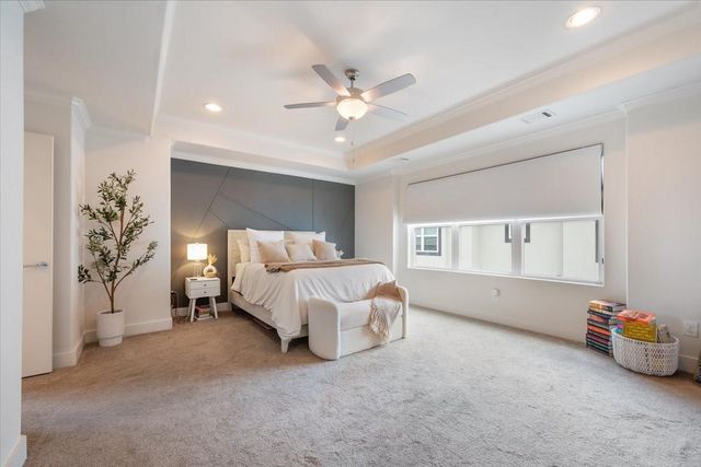 1333 W 22nd Street F, Houston, TX 77008