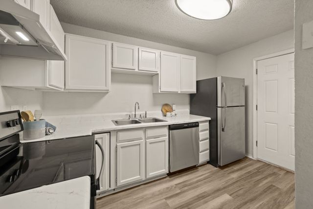 2911 Post Oak Drive, Euless, TX 76039