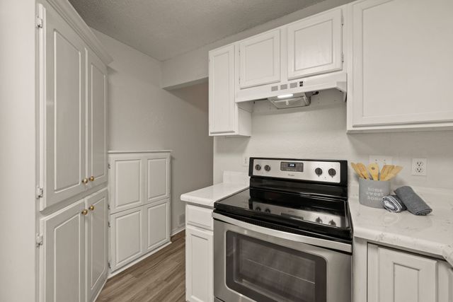 2911 Post Oak Drive, Euless, TX 76039