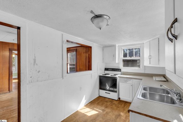 26 Moody Street, Greenville, SC 29611