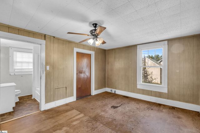 26 Moody Street, Greenville, SC 29611