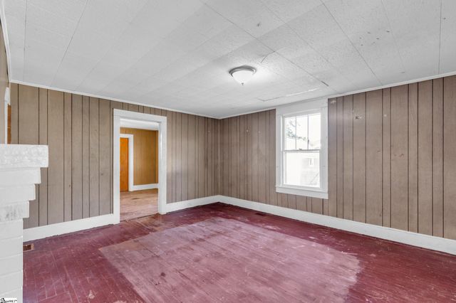 26 Moody Street, Greenville, SC 29611