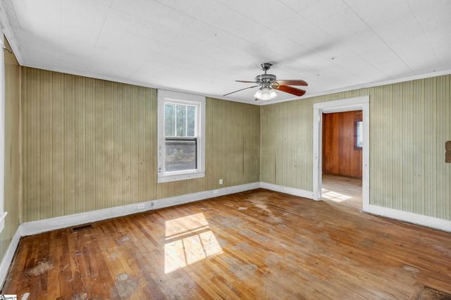 26 Moody Street, Greenville, SC 29611