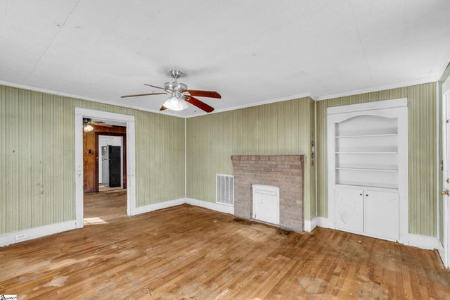 26 Moody Street, Greenville, SC 29611