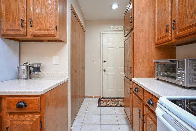 88 SPENCER VILLAGE COURT, Appleton, WI 54914