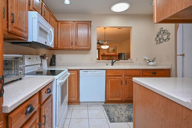 88 SPENCER VILLAGE COURT, Appleton, WI 54914