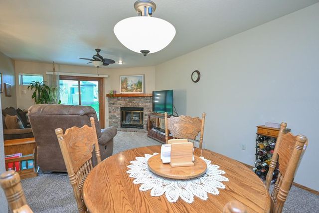 88 SPENCER VILLAGE COURT, Appleton, WI 54914
