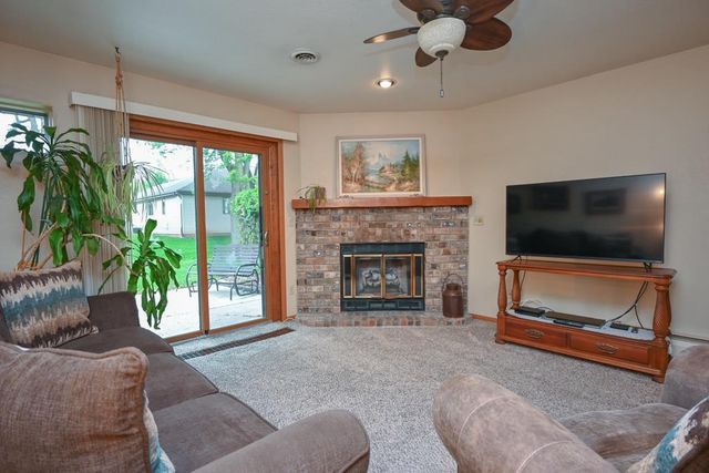 88 SPENCER VILLAGE COURT, Appleton, WI 54914