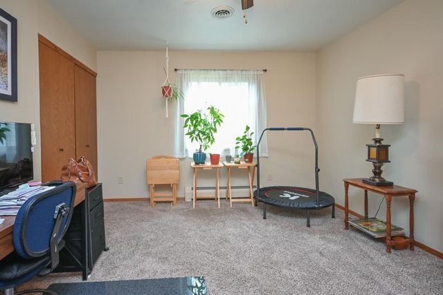 88 SPENCER VILLAGE COURT, Appleton, WI 54914