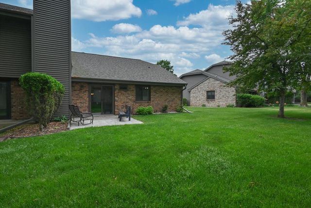 88 SPENCER VILLAGE COURT, Appleton, WI 54914