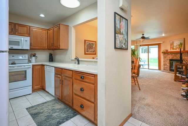88 SPENCER VILLAGE COURT, Appleton, WI 54914