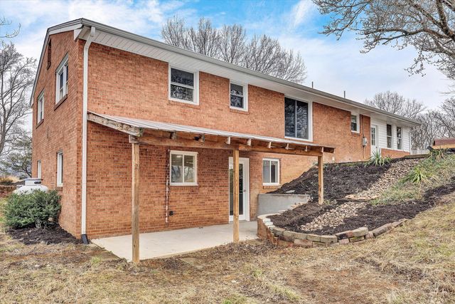 1462 Lakeridge CIR, Troutville, VA 24175