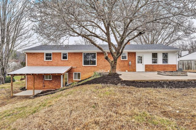 1462 Lakeridge CIR, Troutville, VA 24175