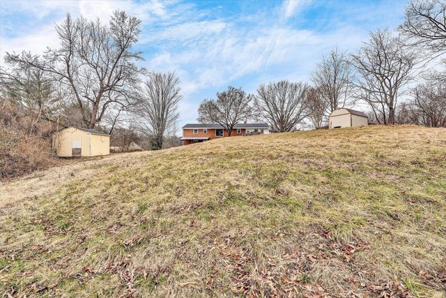 1462 Lakeridge CIR, Troutville, VA 24175