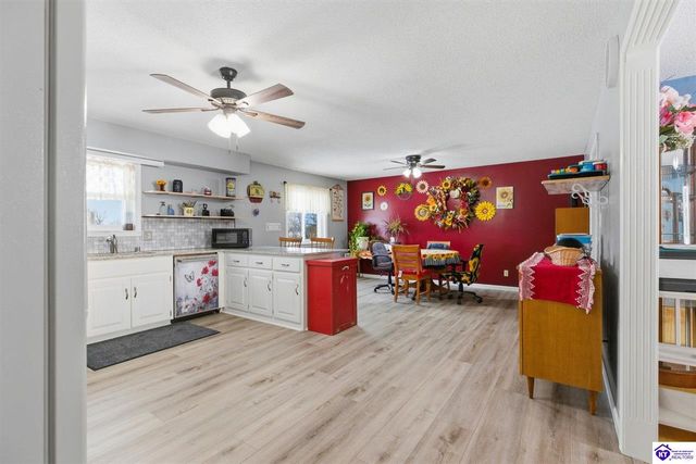 82 N Sunset Avenue, Cecilia, KY 42724