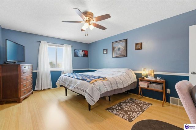 82 N Sunset Avenue, Cecilia, KY 42724