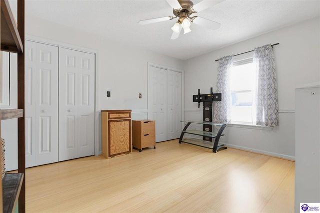 82 N Sunset Avenue, Cecilia, KY 42724