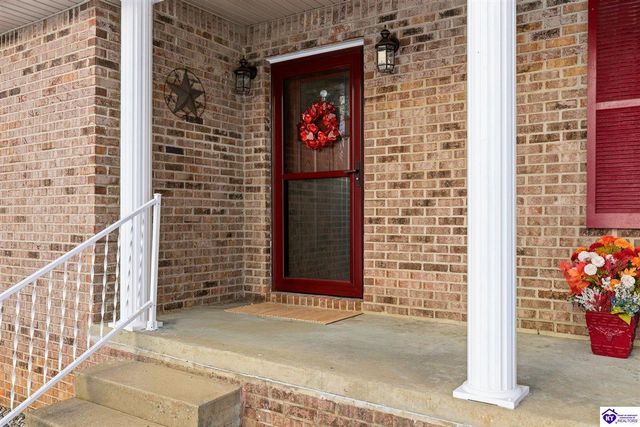 82 N Sunset Avenue, Cecilia, KY 42724