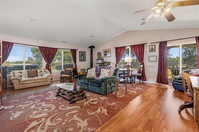 5055 Rancho La Loma Linda Drive, Paso Robles, CA 93446