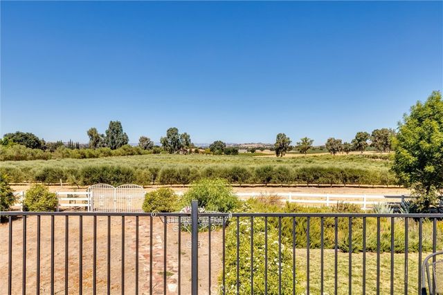 5055 Rancho La Loma Linda Drive, Paso Robles, CA 93446