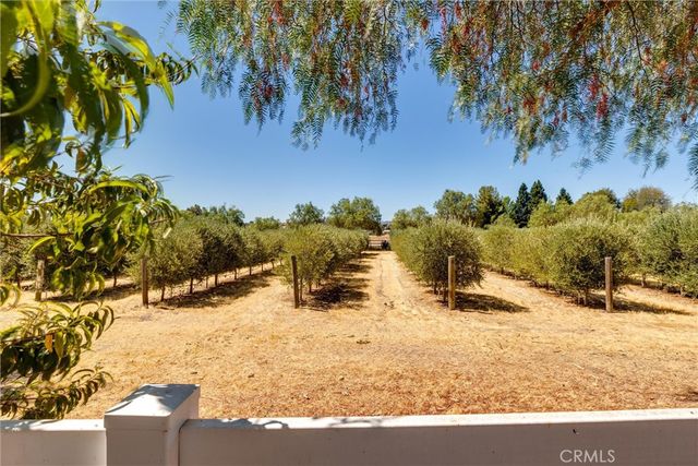 5055 Rancho La Loma Linda Drive, Paso Robles, CA 93446