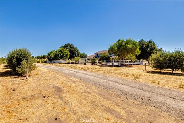 5055 Rancho La Loma Linda Drive, Paso Robles, CA 93446
