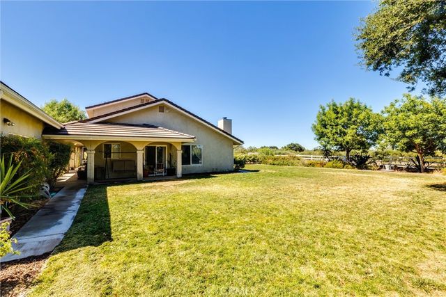 5055 Rancho La Loma Linda Drive, Paso Robles, CA 93446
